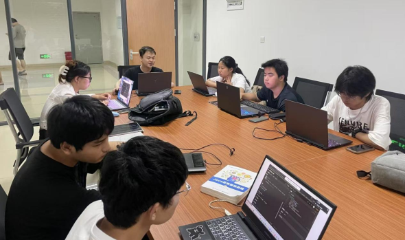 信息技术学院学子在&ldquo;码蹄杯&rdquo;省赛中斩获一金一银