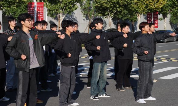 美珈校园&ldquo;文武相济&rdquo;，月度PK赛展青春风采