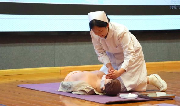 医事科技学院组织开展心肺复苏专项培训