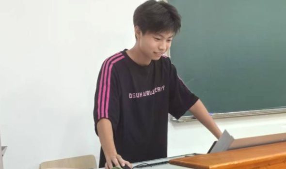 刘子轩同学，你的&ldquo;开挂&rdquo;大学体验卡是哪里领的？