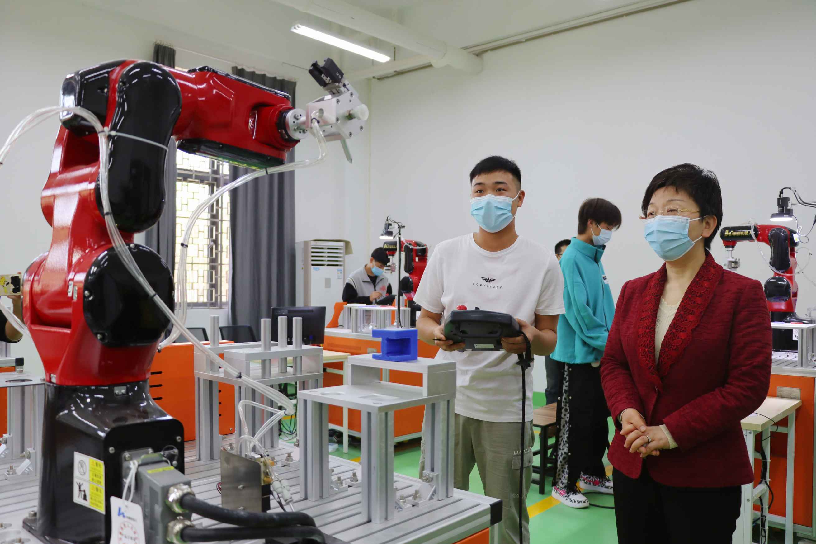 吴婕副市长一行来我校调研指导工作