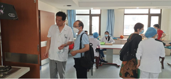 医事科技学院赴汉口医院访企拓岗