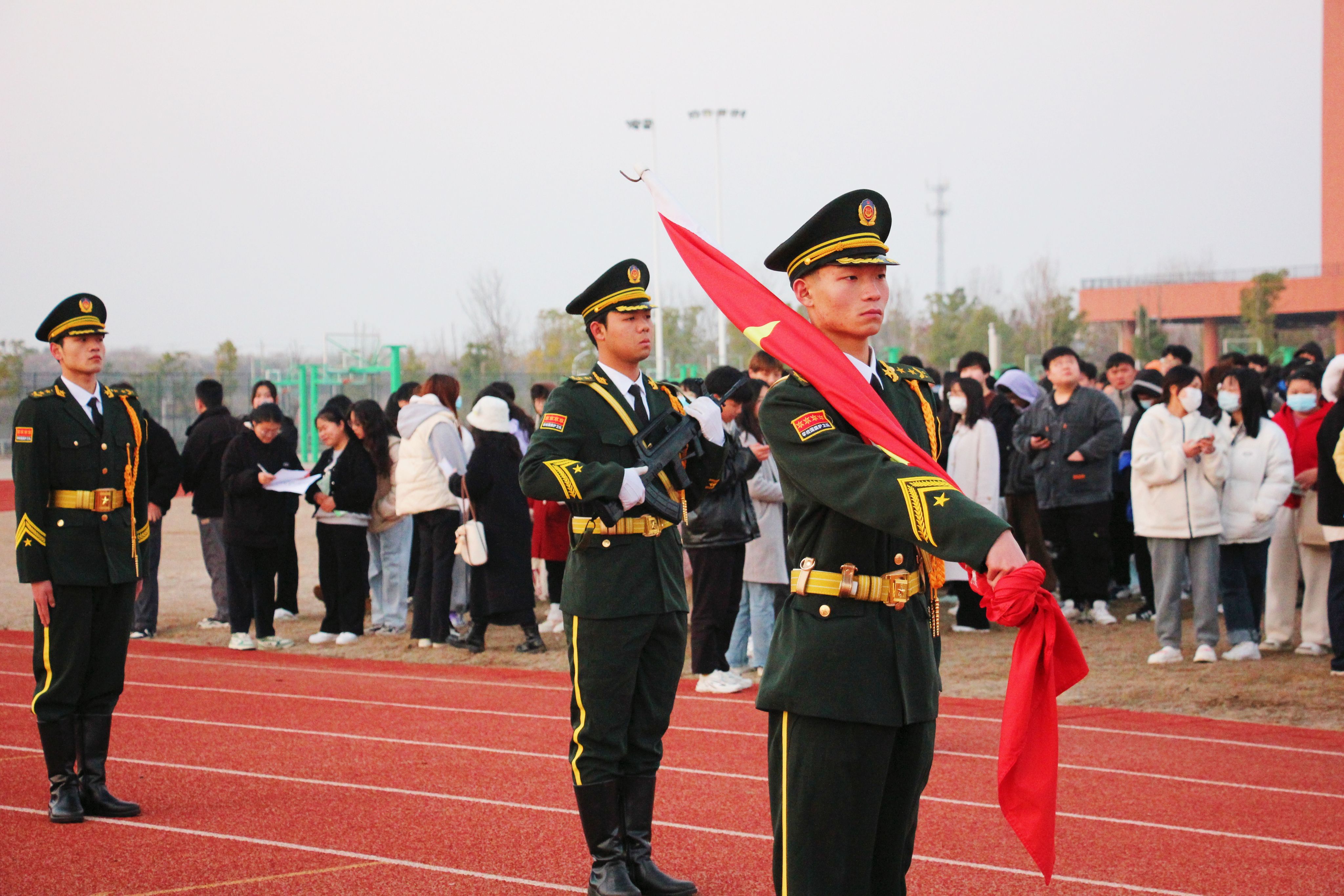 春风有信送新绿，踔厉奋发新征程&mdash;&mdash;美珈职业学院举办新学期首次升国旗仪式