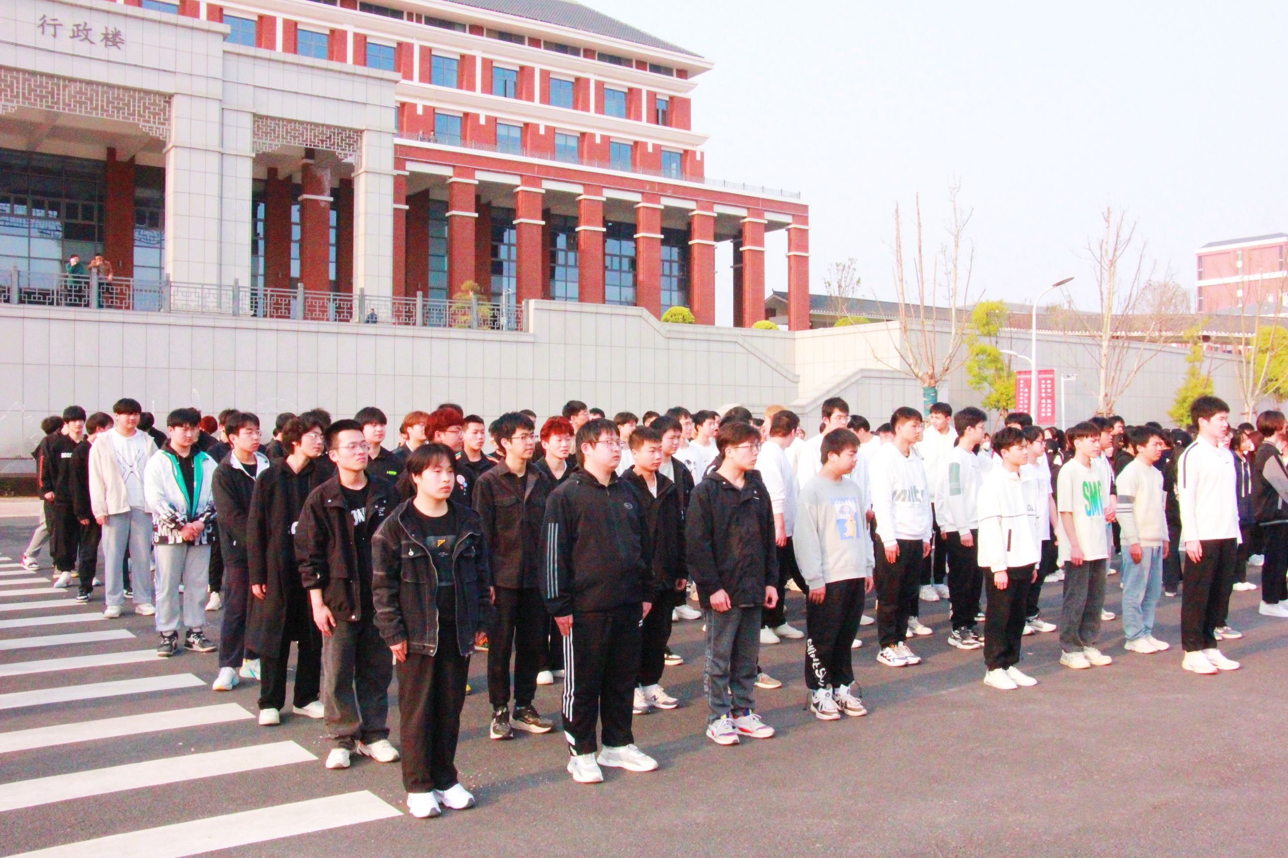 我校举办&ldquo;美珈新生杯&rdquo;冲拳发声比赛