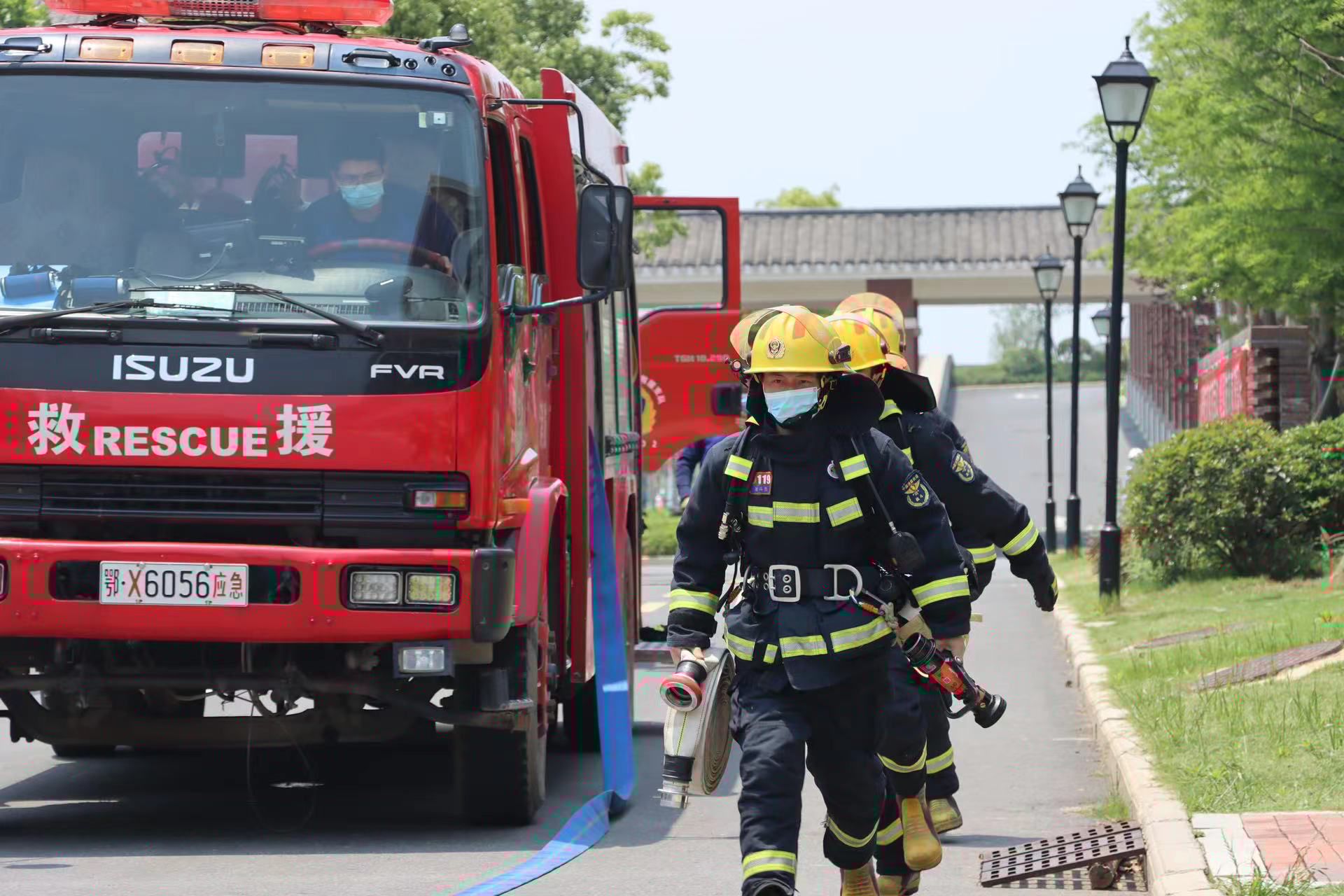 携手消防力量，共建平安校园&mdash;&mdash;亚洲精品久久午夜无码一区二区_成人一区二区在线播放_亚洲精品国产一区二区_欧美精品成人一区二区在线观看_国产在线看不卡一区二区_精品人妻无码一区二区三区在线_欧美精品成人一区二区在线观看_国产亚洲精品福利视频_国产亚洲欧美在线观看三区开展消防救援应急演练