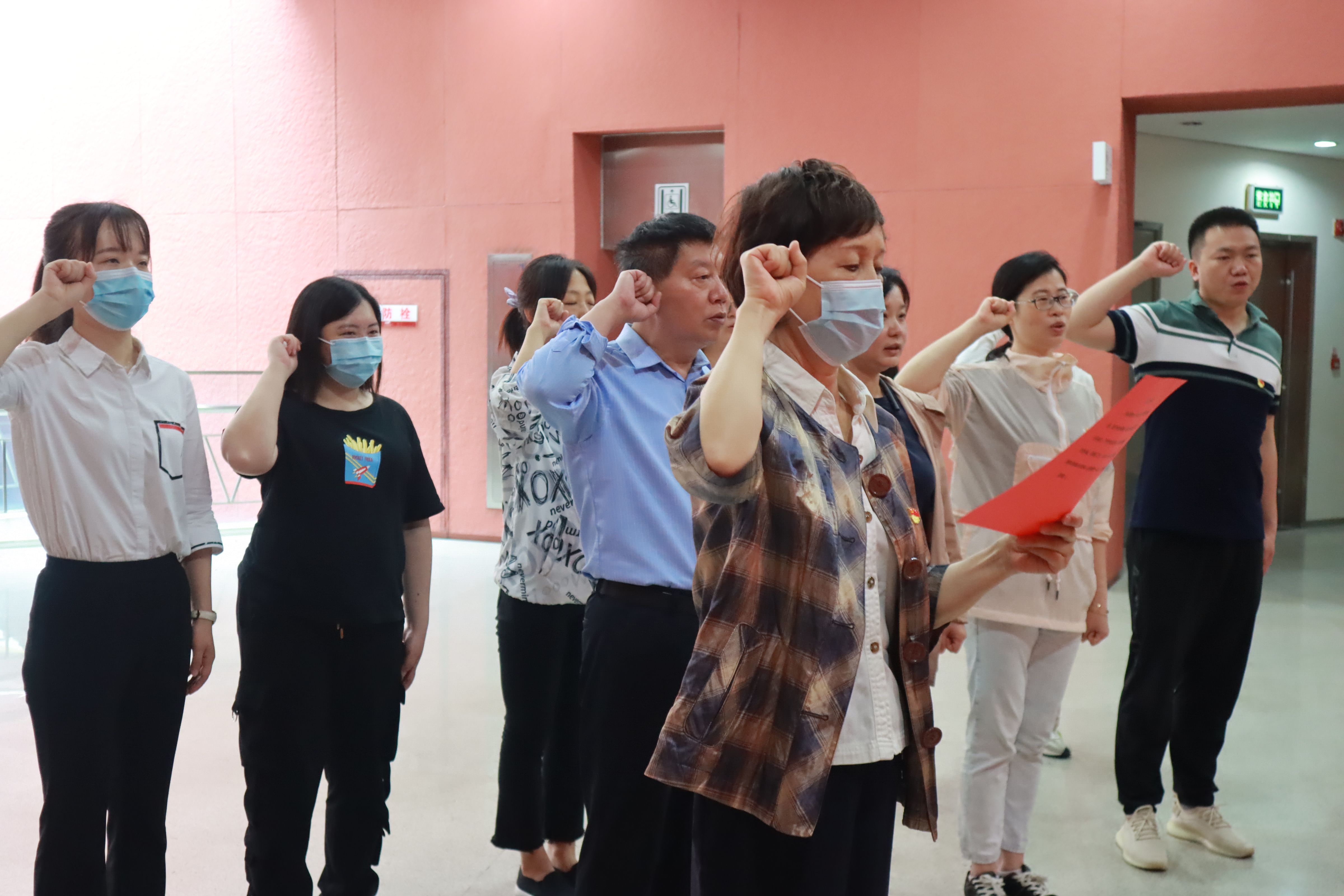 回顾革命轨迹 展望时代发展 | 学校党总支开展党员学习教育活动