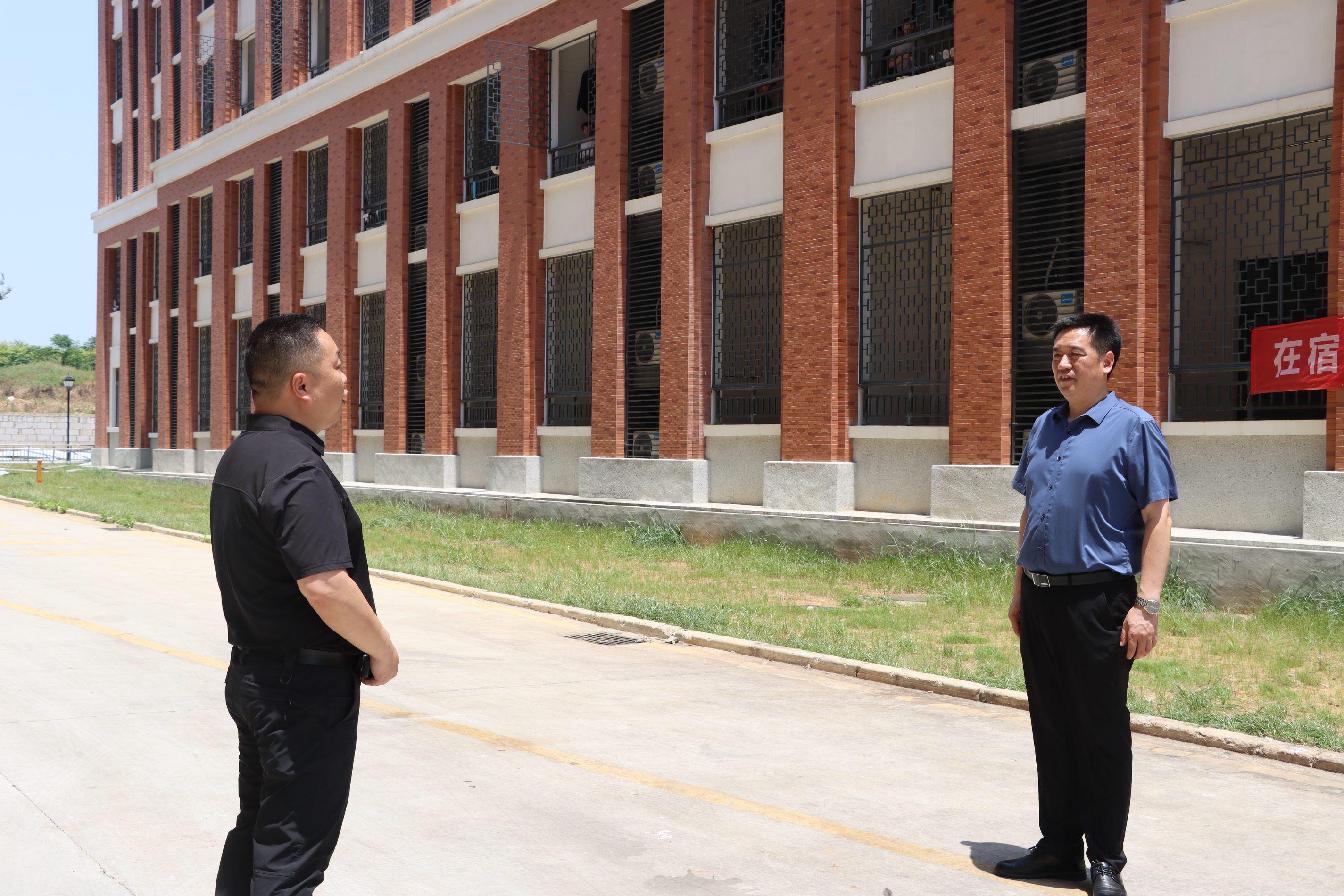 抓消防安全，保高质量发展|美珈职院开展消防应急演练