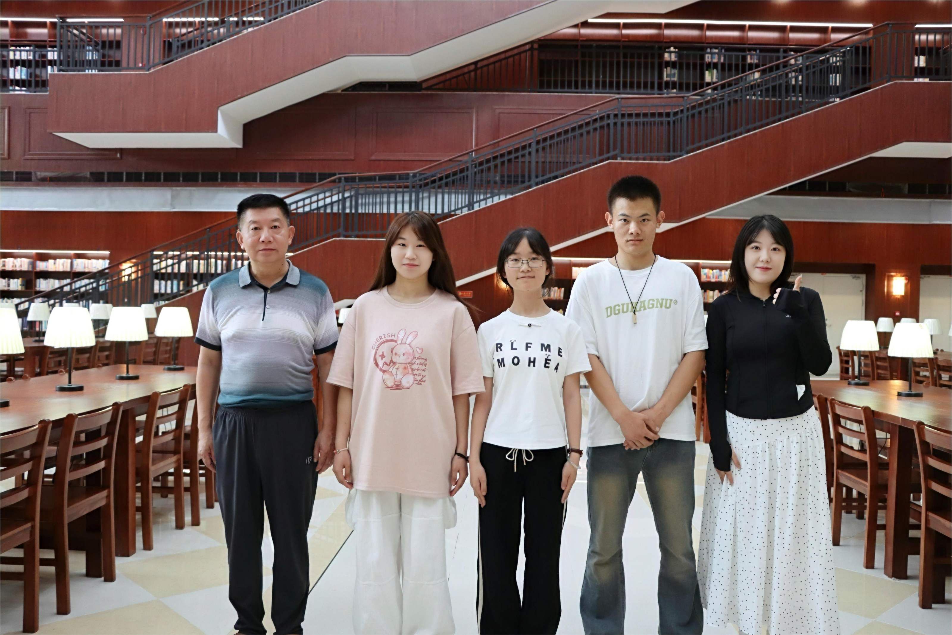 喜讯！这项比赛美珈2名同学获一等奖，一名同学获三等奖，团体获二等奖！