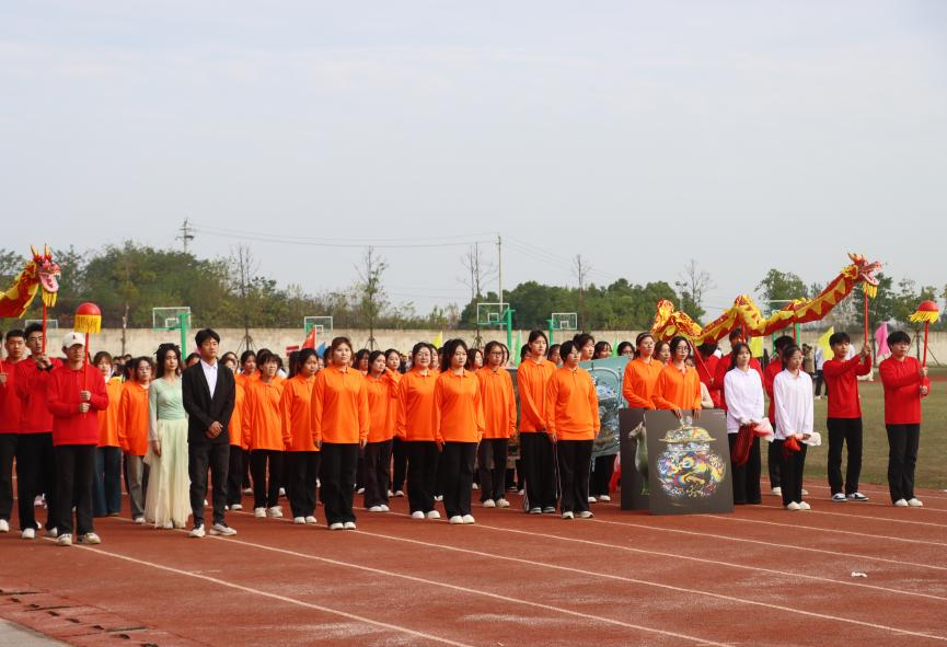 青春当&ldquo;燃&rdquo; | 国际商业学院：不一&ldquo;young&rdquo;的运动会方阵