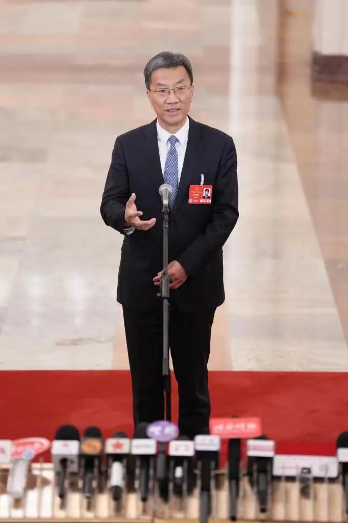 首场&ldquo;部长通道&rdquo;上，教育部部长怀进鹏回应这些教育热点