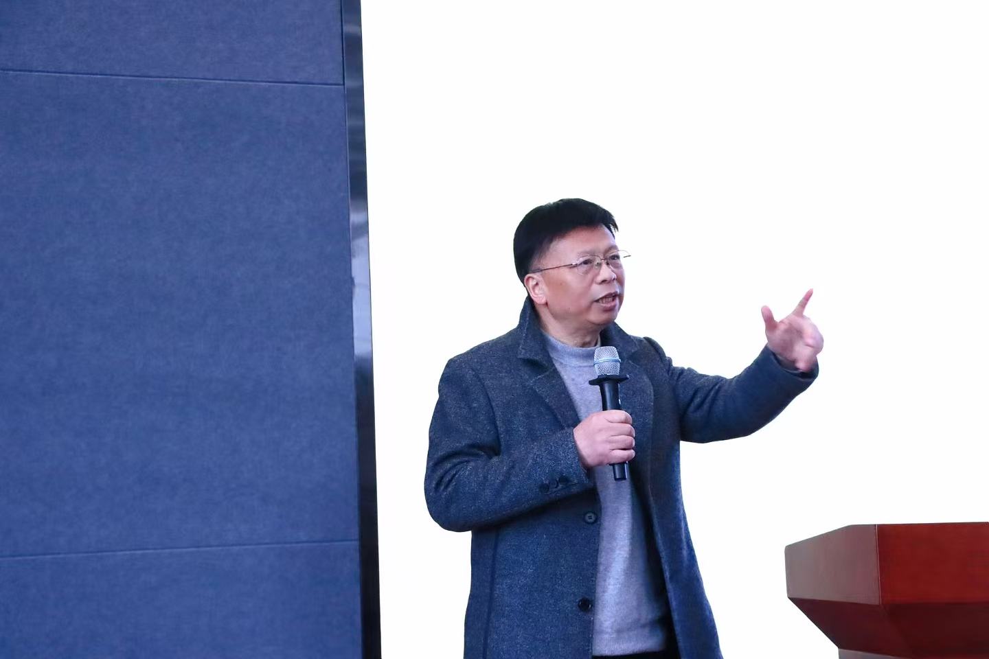 我校学生网评员队伍成立并进行了首期培训